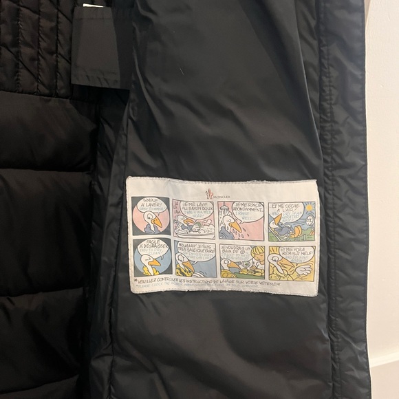 MONCLER ladies down jacket. Removable hood. - Picture 8 of 8